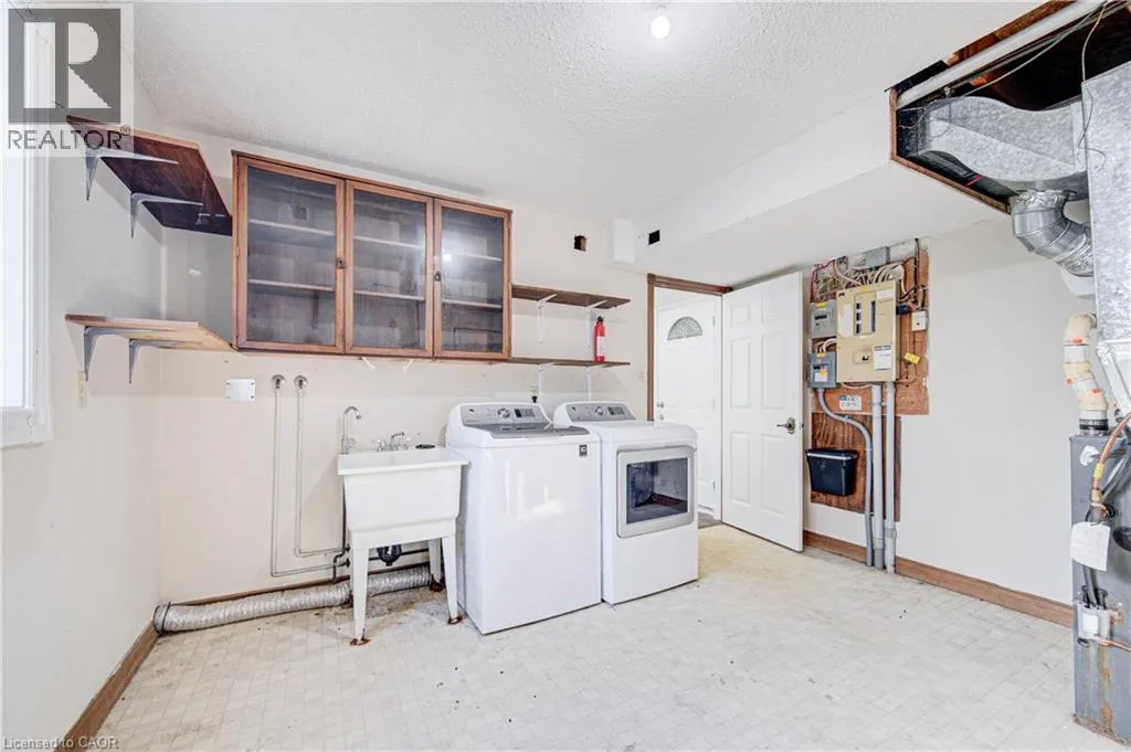11 BROCK Road S