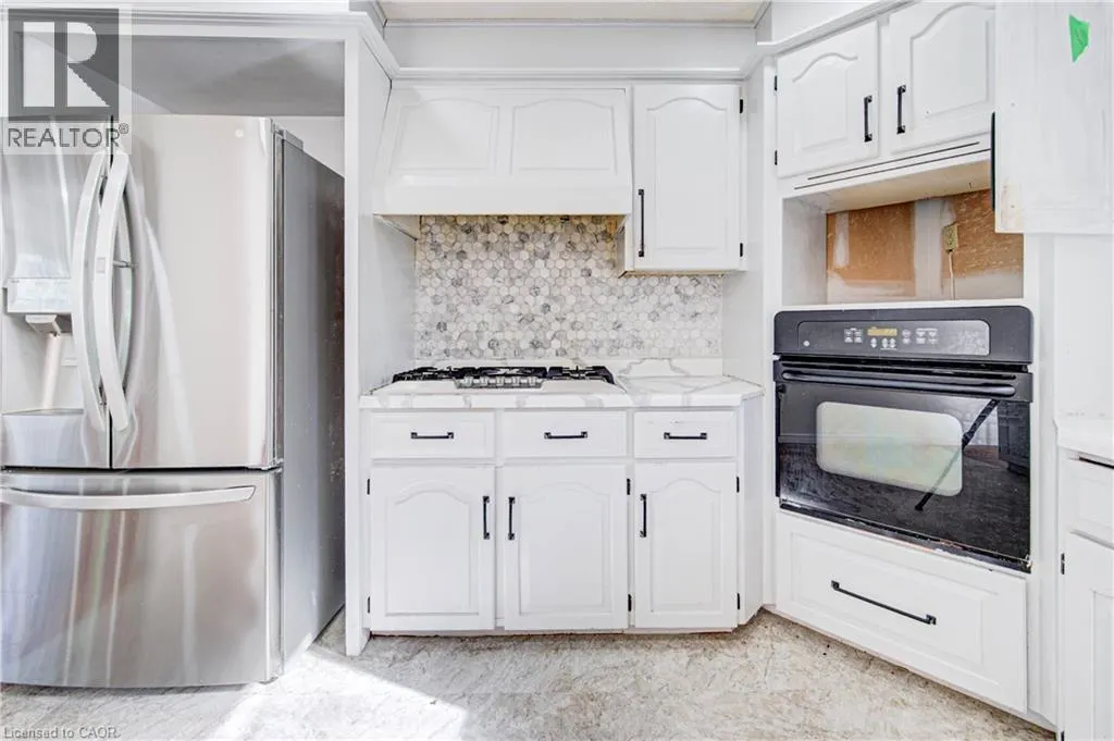 11 BROCK Road S
