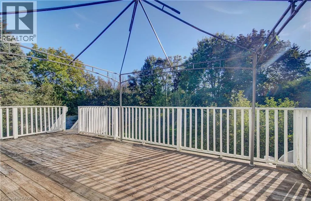 11 BROCK Road S