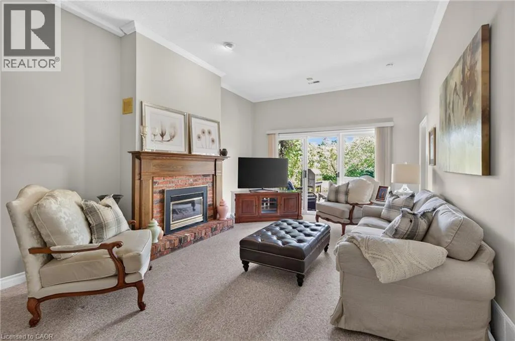112 FAIRWOOD Place W