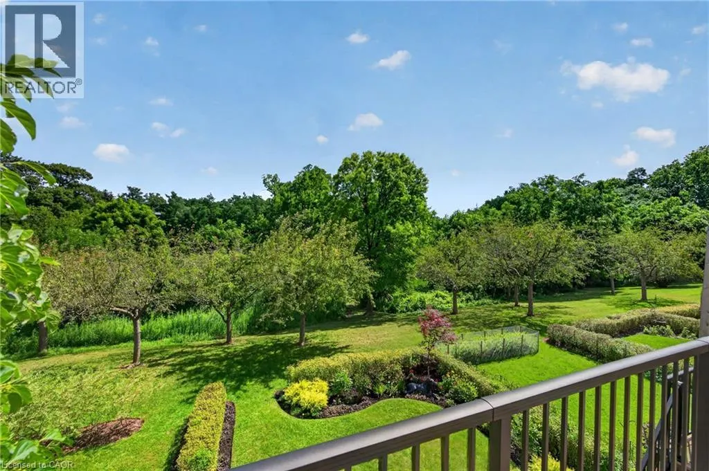 112 FAIRWOOD Place W
