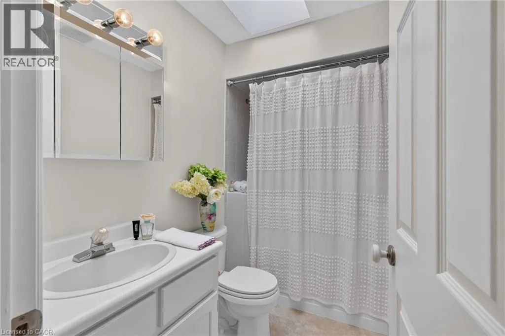 112 FAIRWOOD Place W