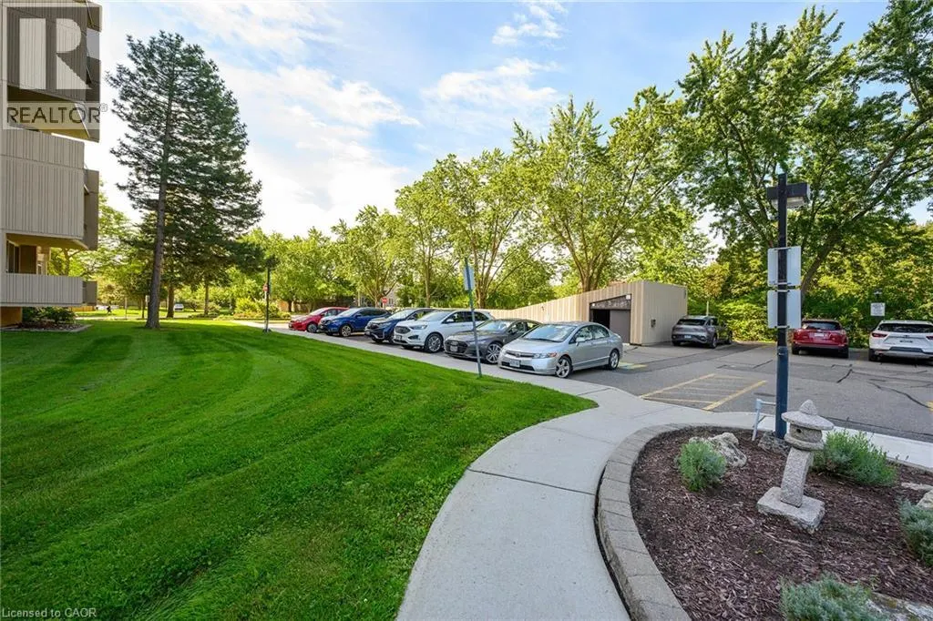 1359 WHITE OAKS Boulevard Unit# 205 #205
