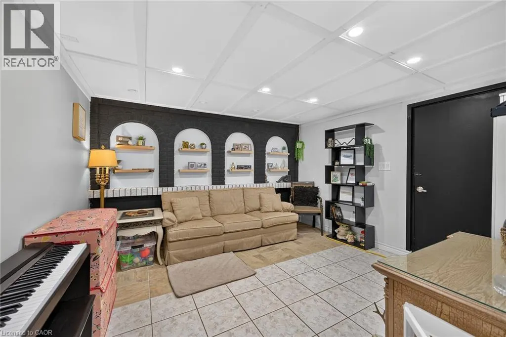 7 GLEN ALLEN Drive