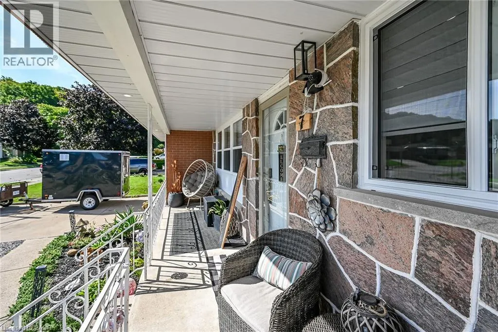 7 GLEN ALLEN Drive