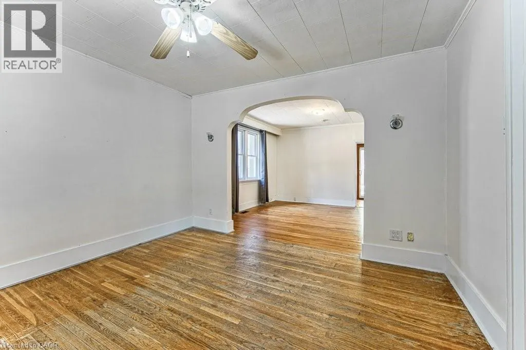 84 FRANKLIN Street S