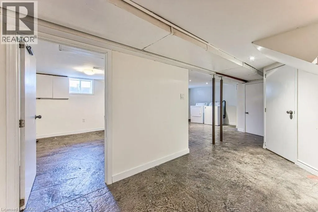 84 FRANKLIN Street S