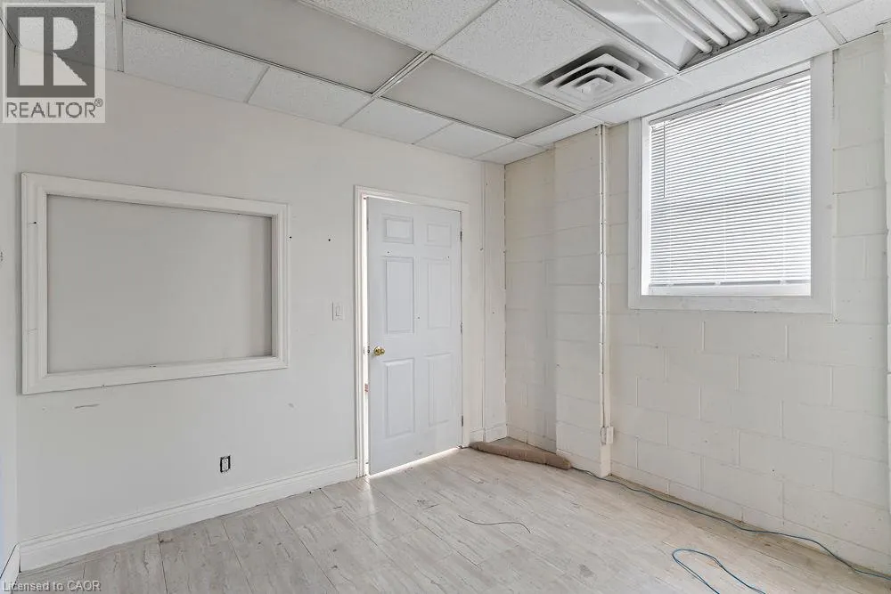 57 STEELES Avenue E