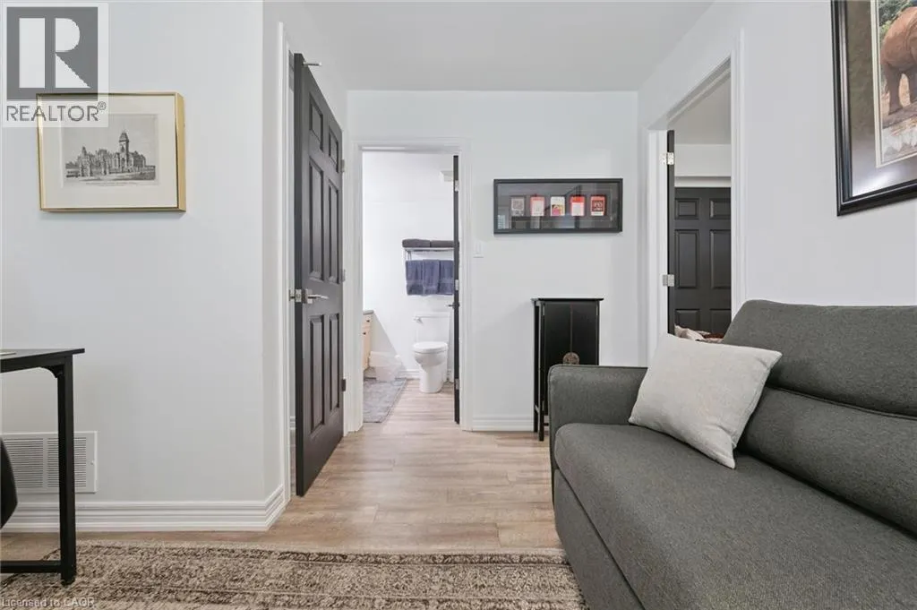 263 PLAINS Road W Unit# 5 #5