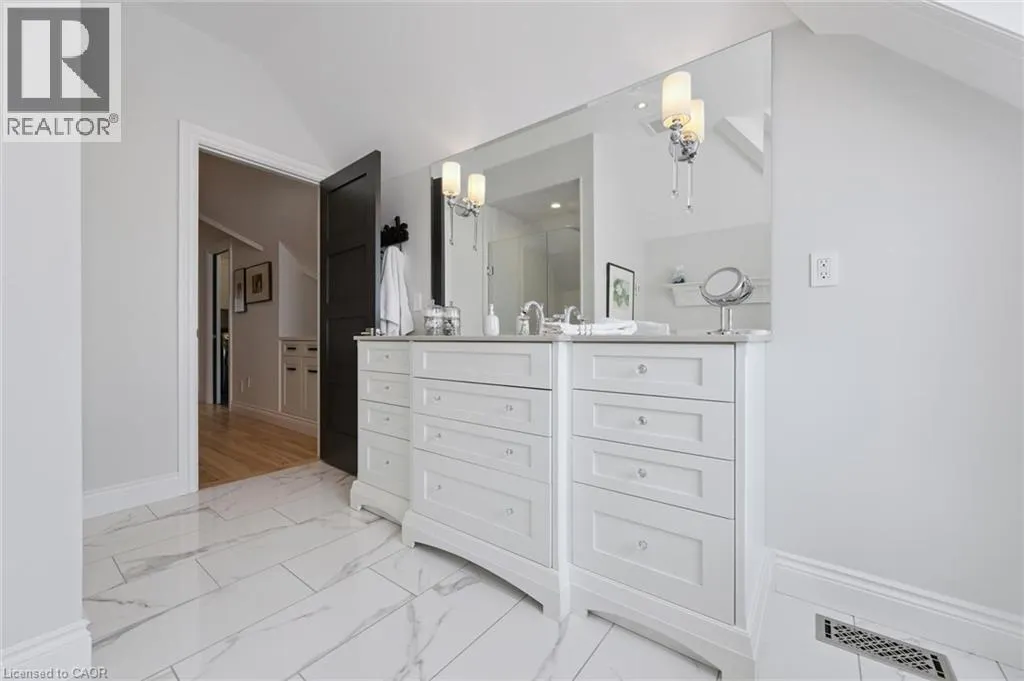 263 PLAINS Road W Unit# 5 #5
