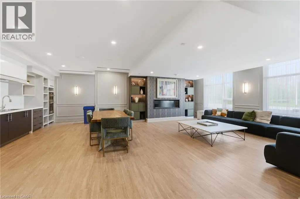 460 DUNDAS Street E Unit# 112 #112