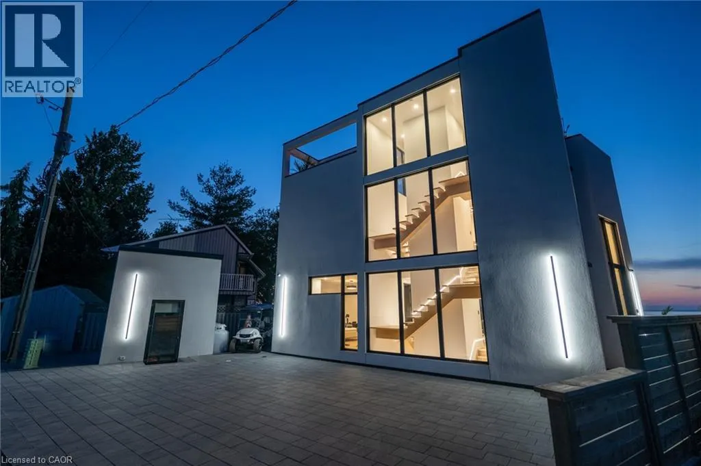 6 FIRELANE 11A Street