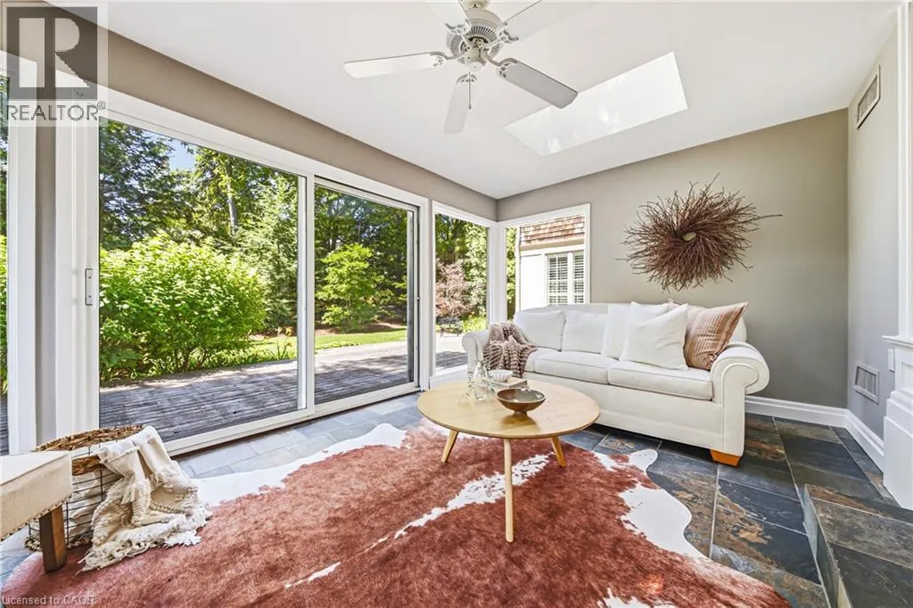 7 COLONIAL Crescent
