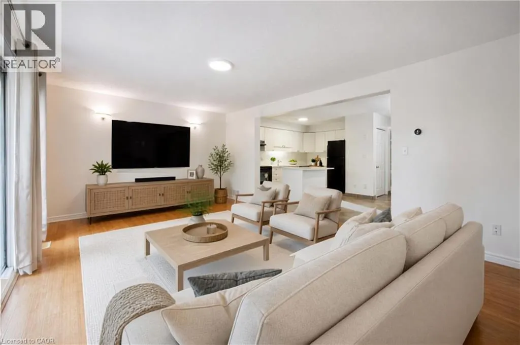 516 DANSBURY Drive
