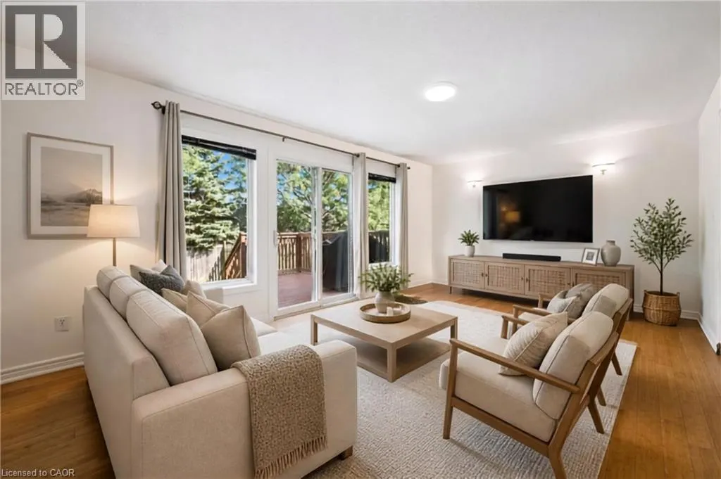 516 DANSBURY Drive