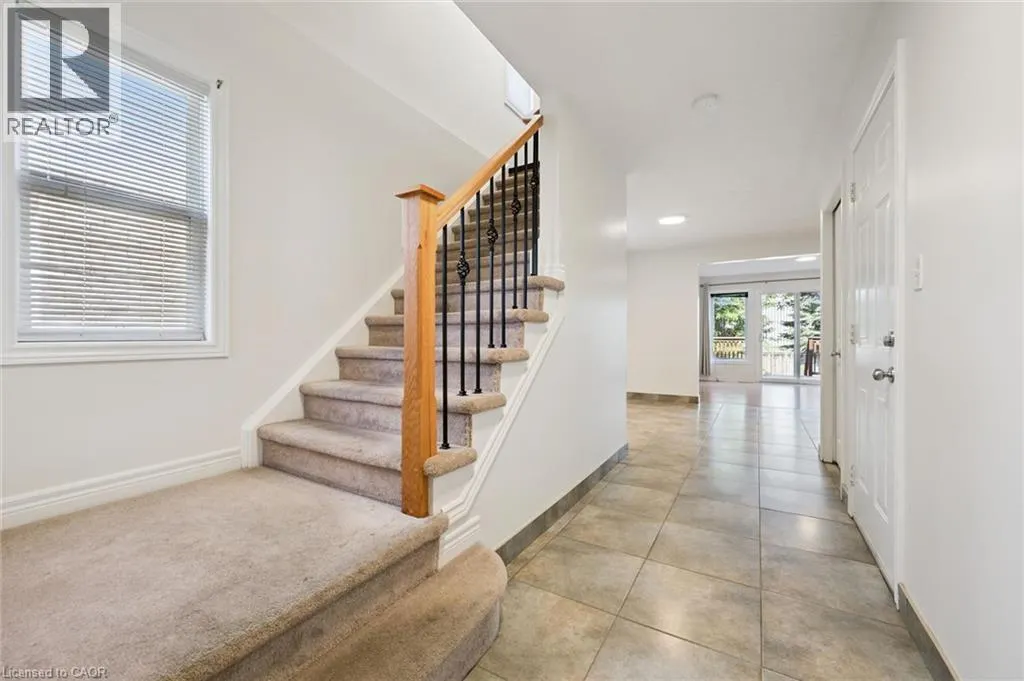 516 DANSBURY Drive