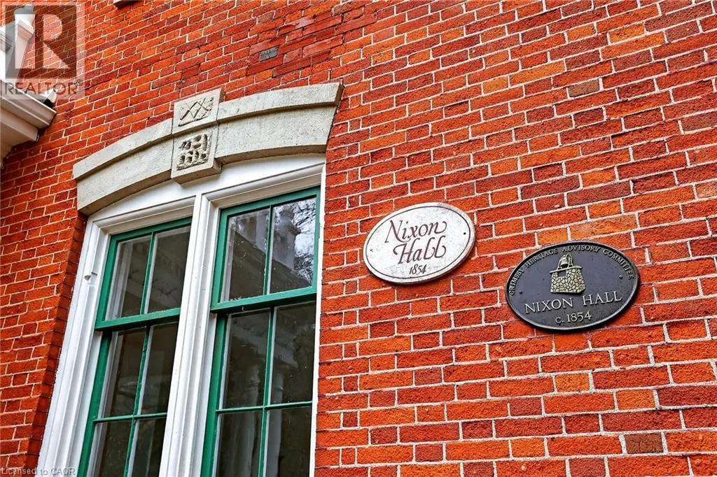 262 MAIN Street W