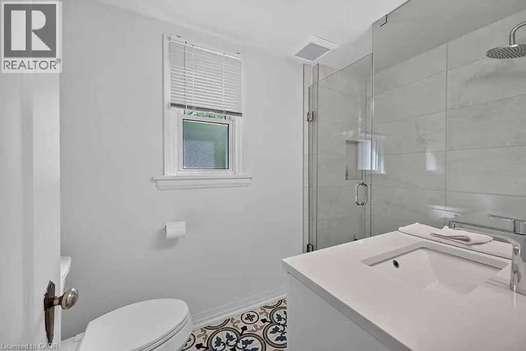 33 BELLEVUE Avenue