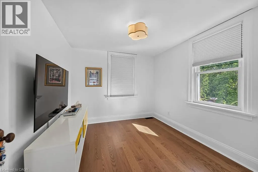 33 BELLEVUE Avenue