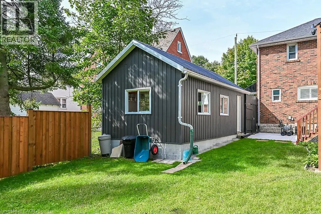 33 BELLEVUE Avenue