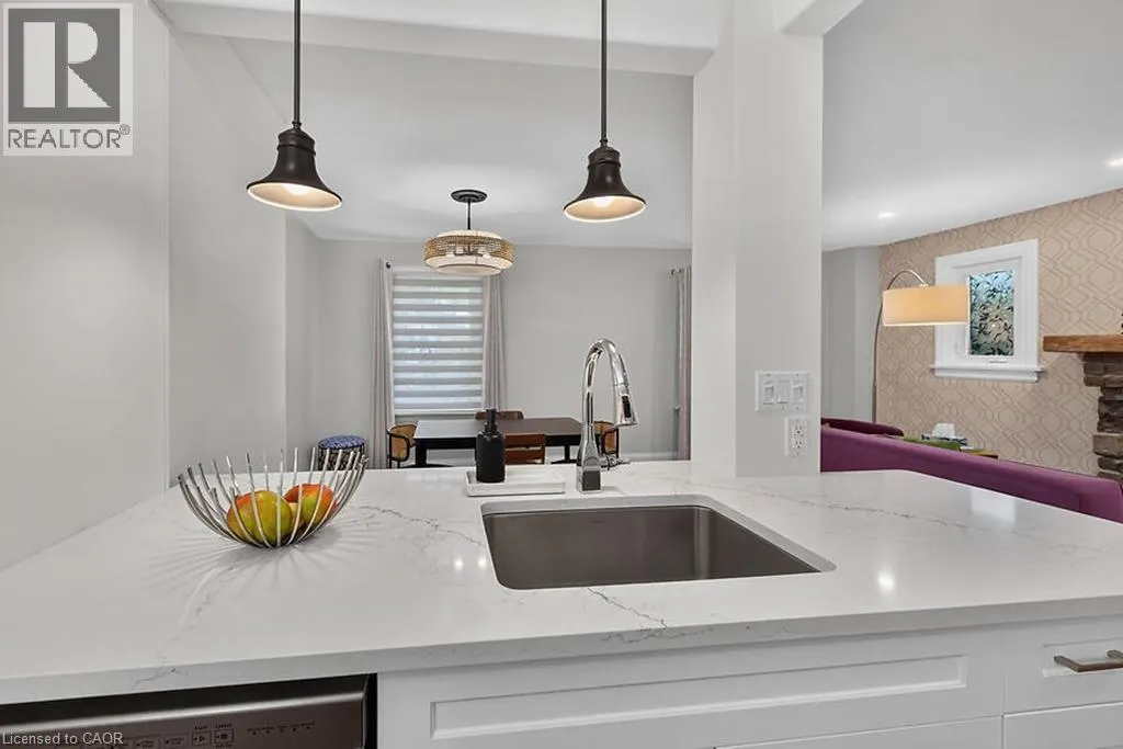 33 BELLEVUE Avenue