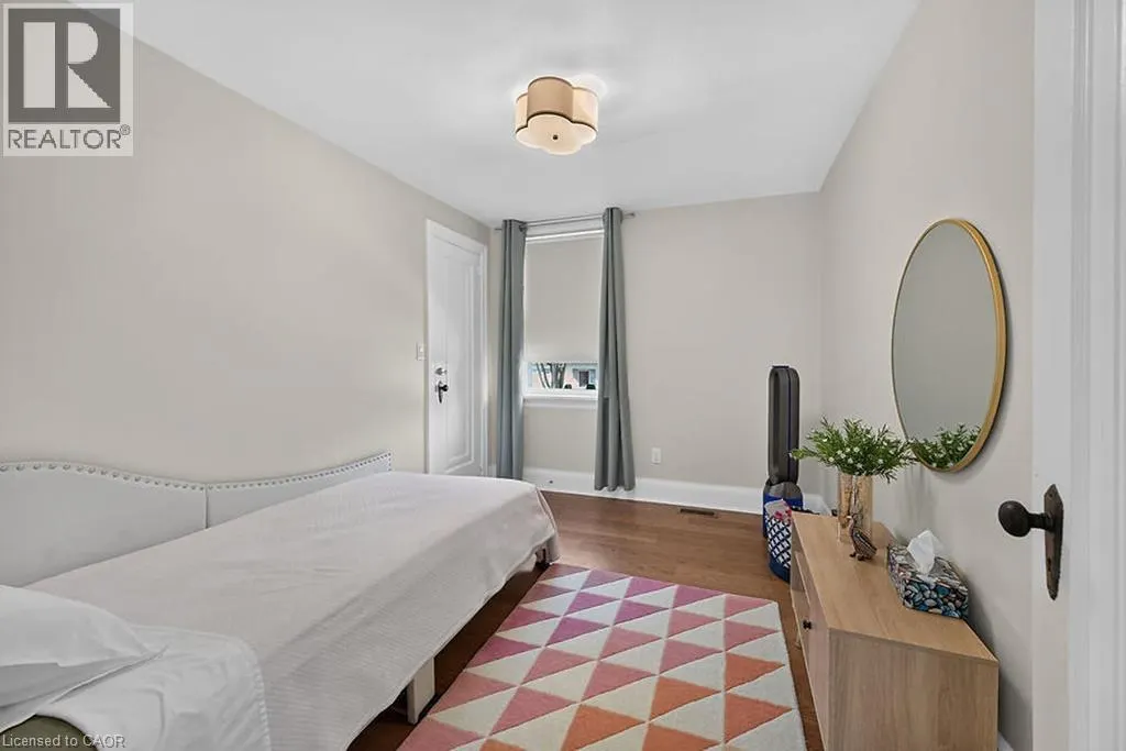 33 BELLEVUE Avenue