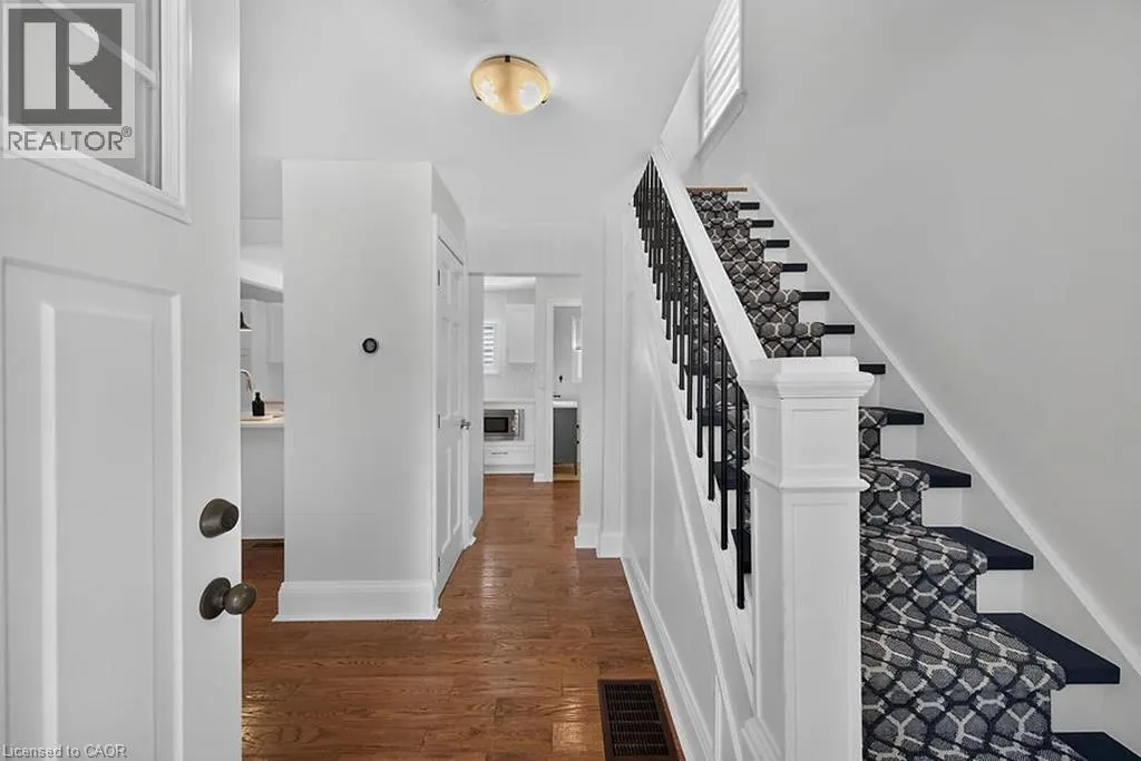 33 BELLEVUE Avenue