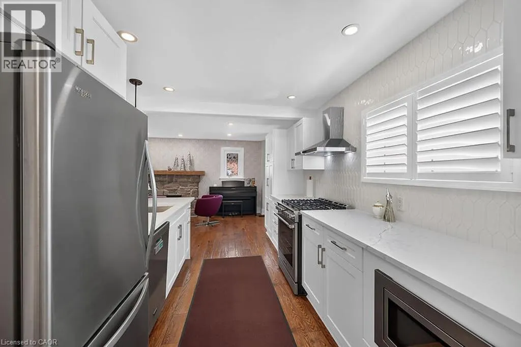 33 BELLEVUE Avenue