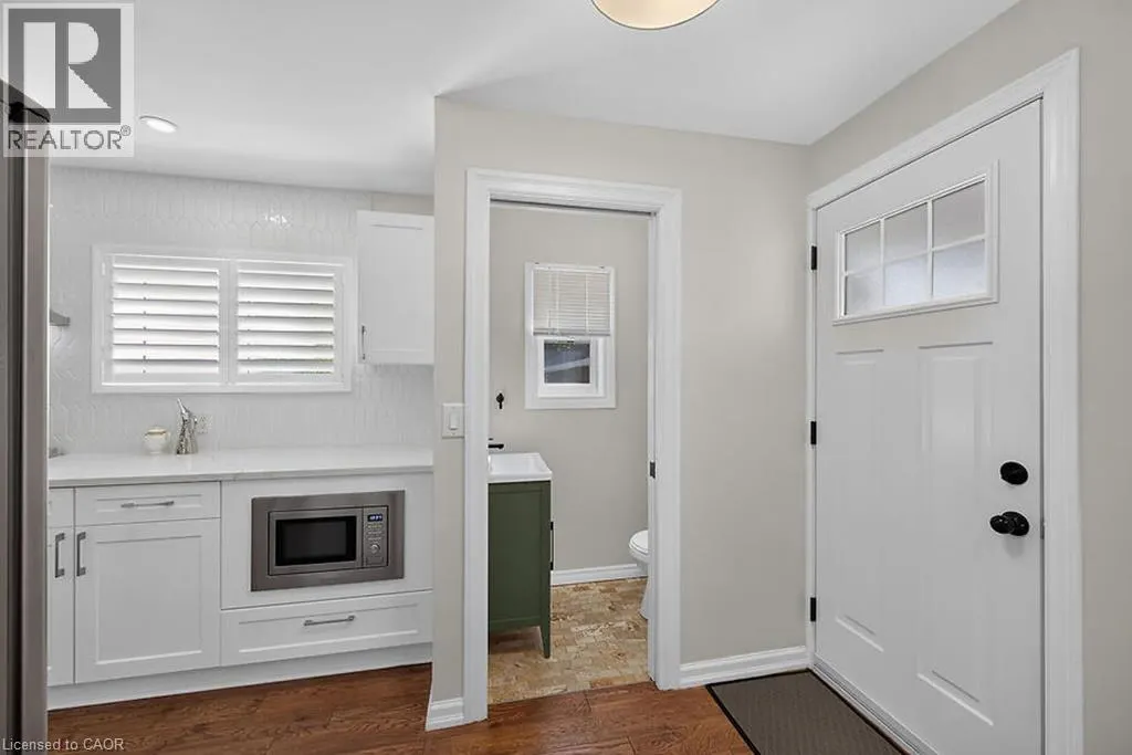 33 BELLEVUE Avenue