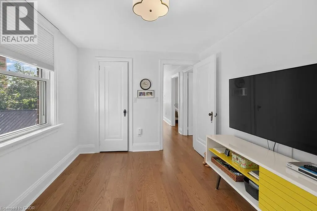 33 BELLEVUE Avenue