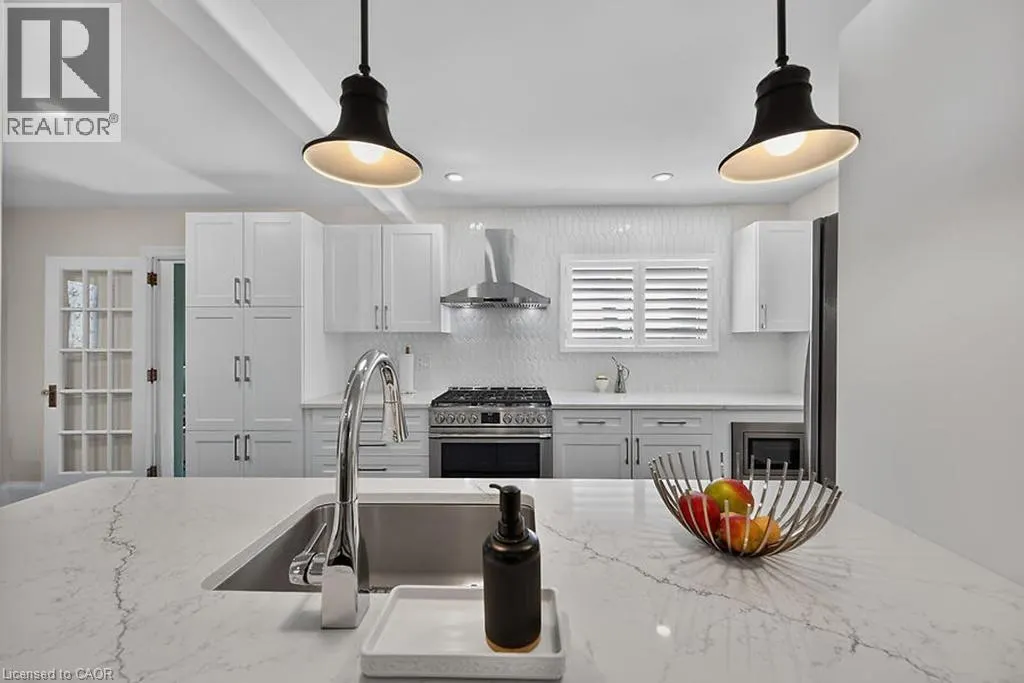 33 BELLEVUE Avenue
