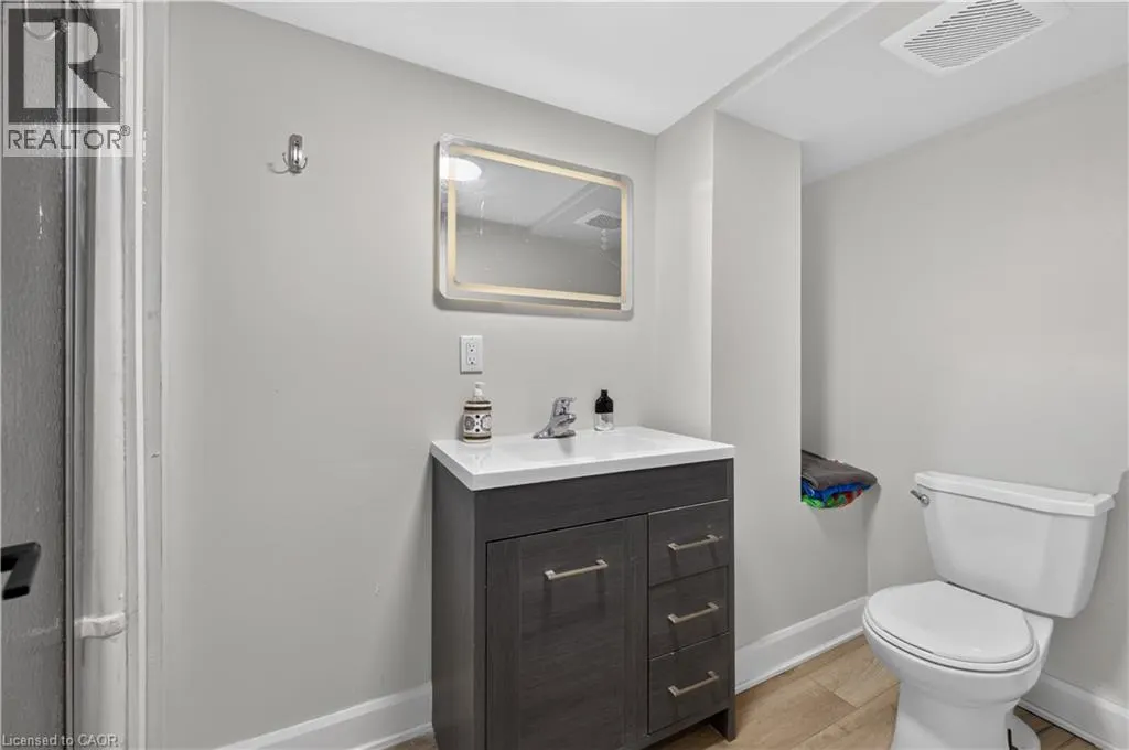 31 MARION Place Unit# LOWER #LOWER