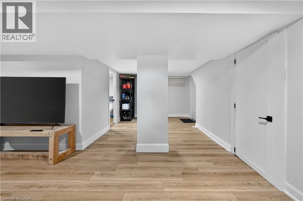 31 MARION Place Unit# LOWER #LOWER