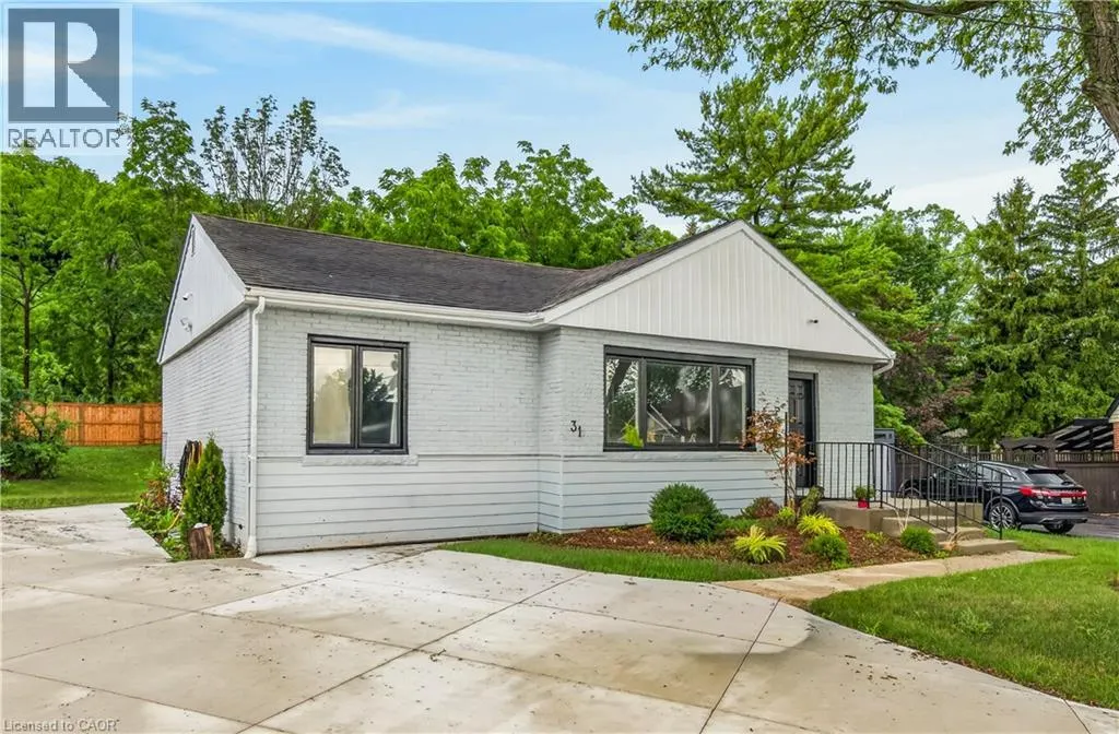 31 MARION Place Unit# LOWER #LOWER