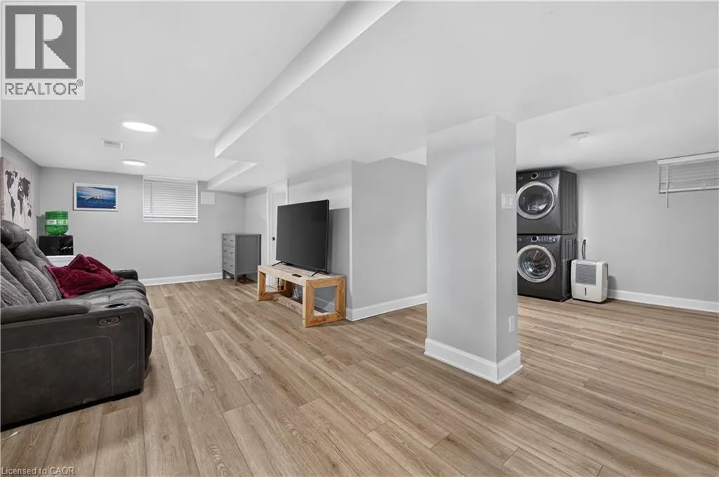 31 MARION Place Unit# LOWER #LOWER