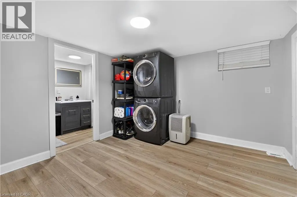 31 MARION Place Unit# LOWER #LOWER