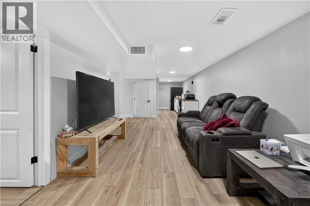 31 MARION Place Unit# LOWER #LOWER