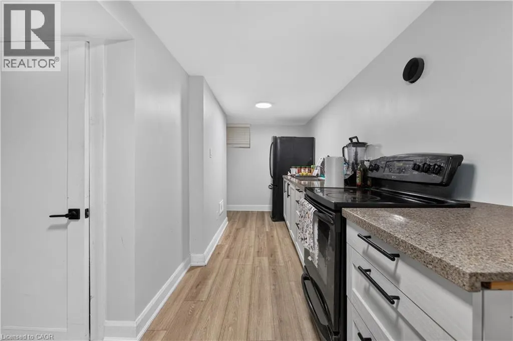 31 MARION Place Unit# LOWER #LOWER