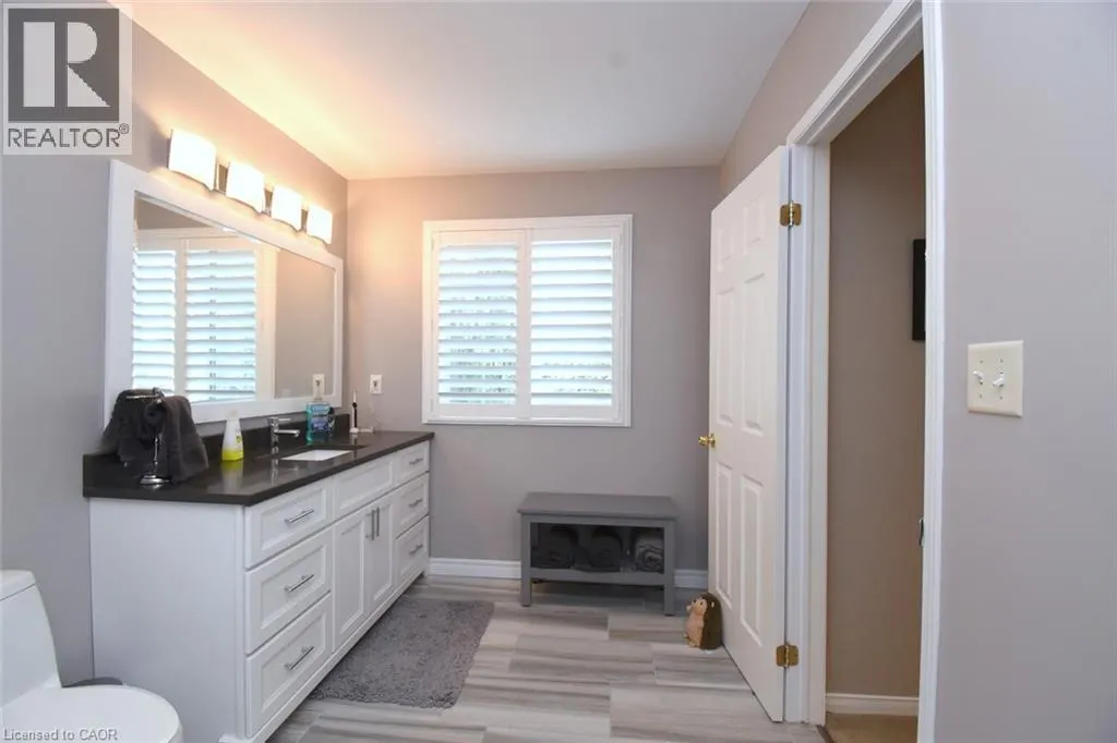 800 PARAMOUNT Drive Unit# 56 #56