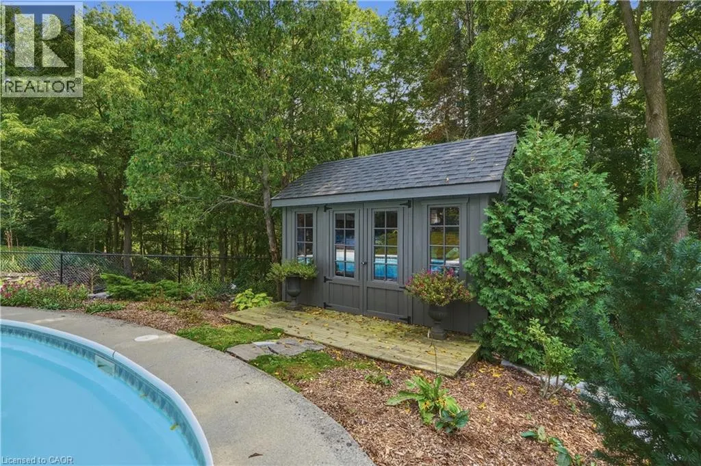 54 MAYFAIR Avenue