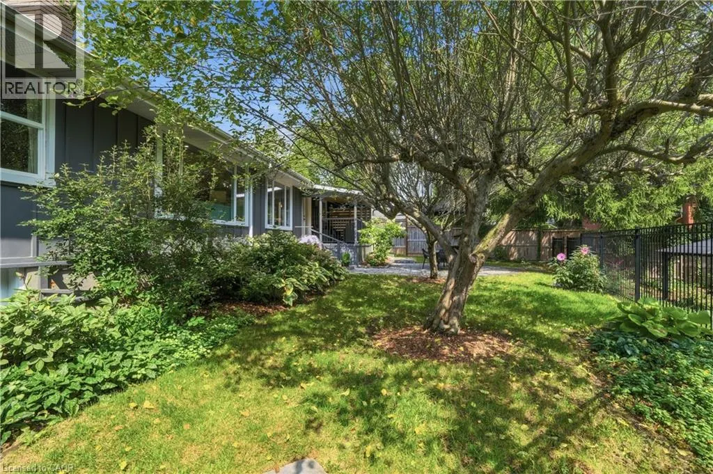 54 MAYFAIR Avenue