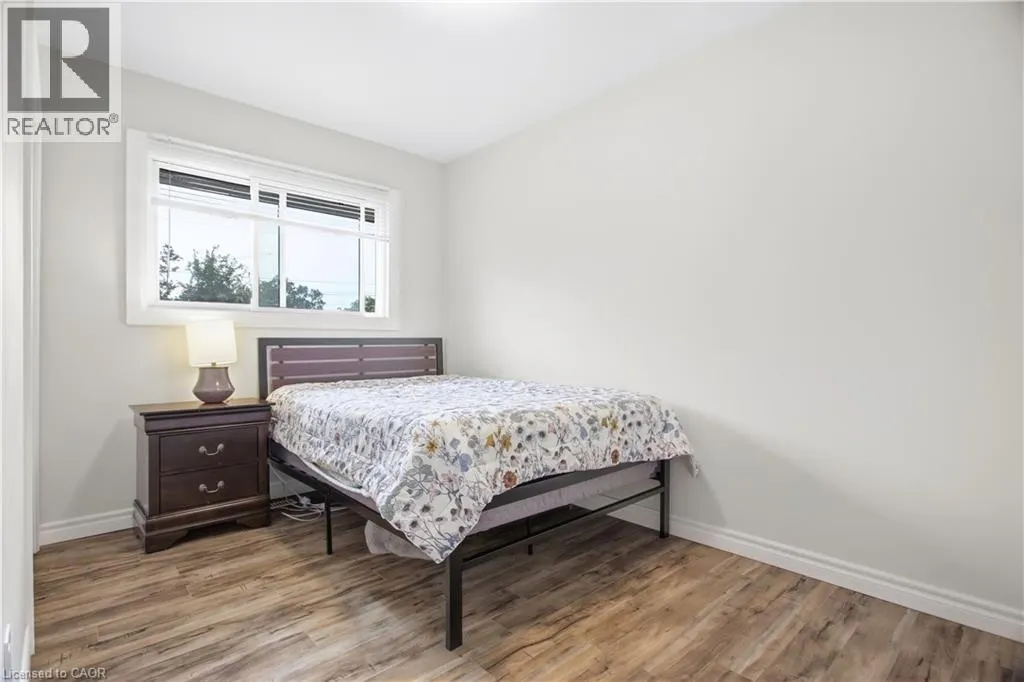 10 JEAN Avenue