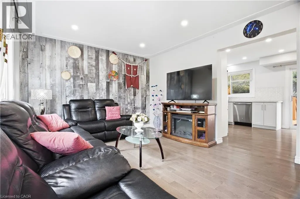 10 JEAN Avenue