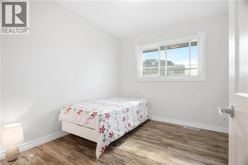 10 JEAN Avenue