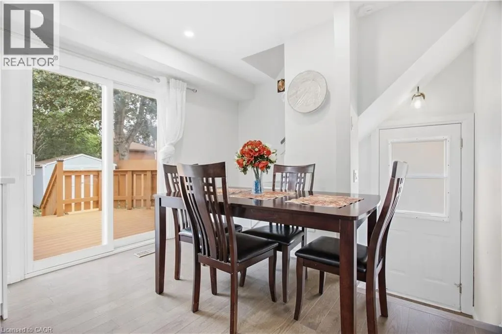 10 JEAN Avenue