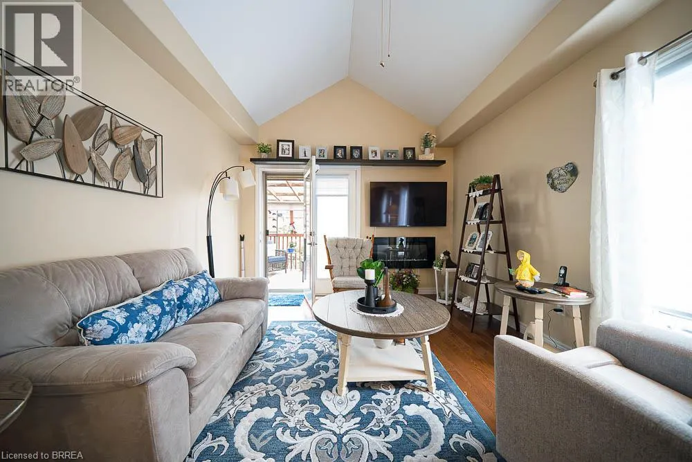 15 MILLCROFT Drive