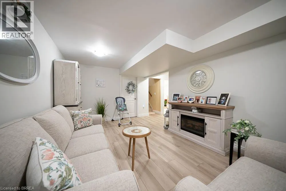 15 MILLCROFT Drive