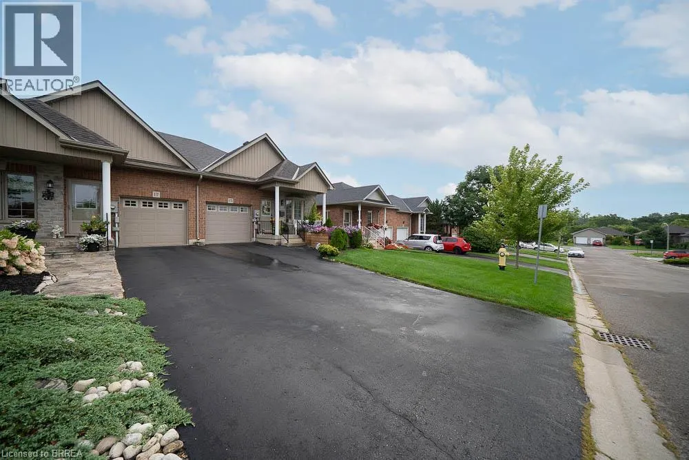 15 MILLCROFT Drive