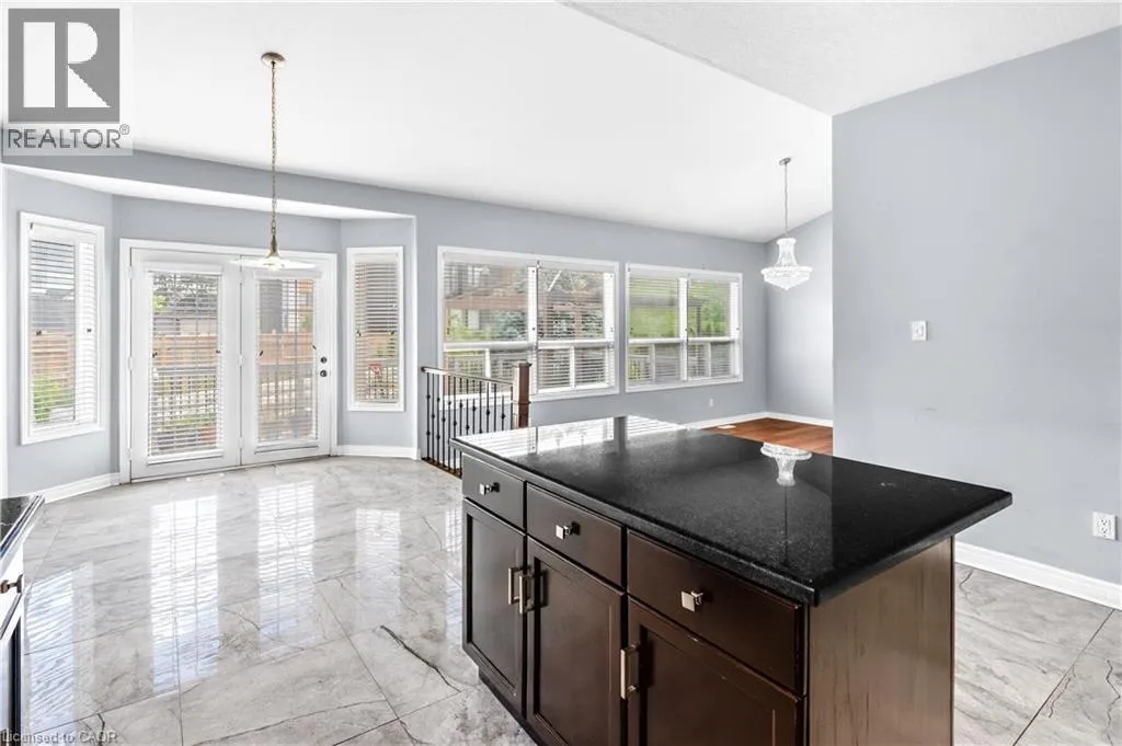 4 CLAIRFIELDS Drive W