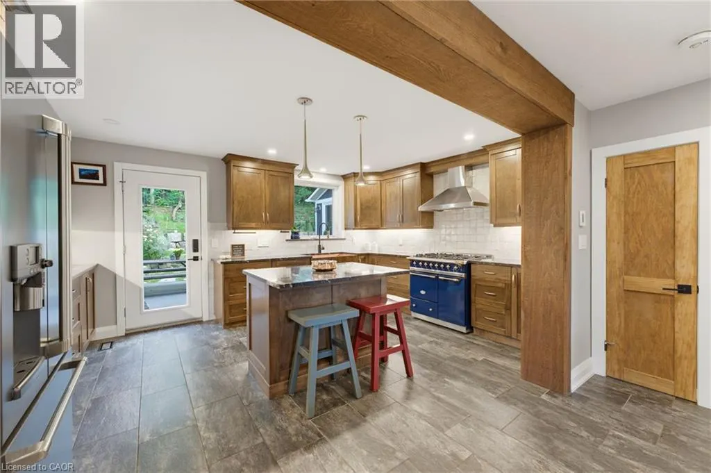 15 FIRST Street S